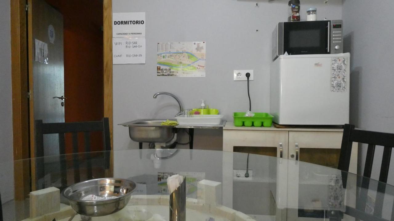 Albergue Cafeteria Rio Sar 패트론 외부 사진